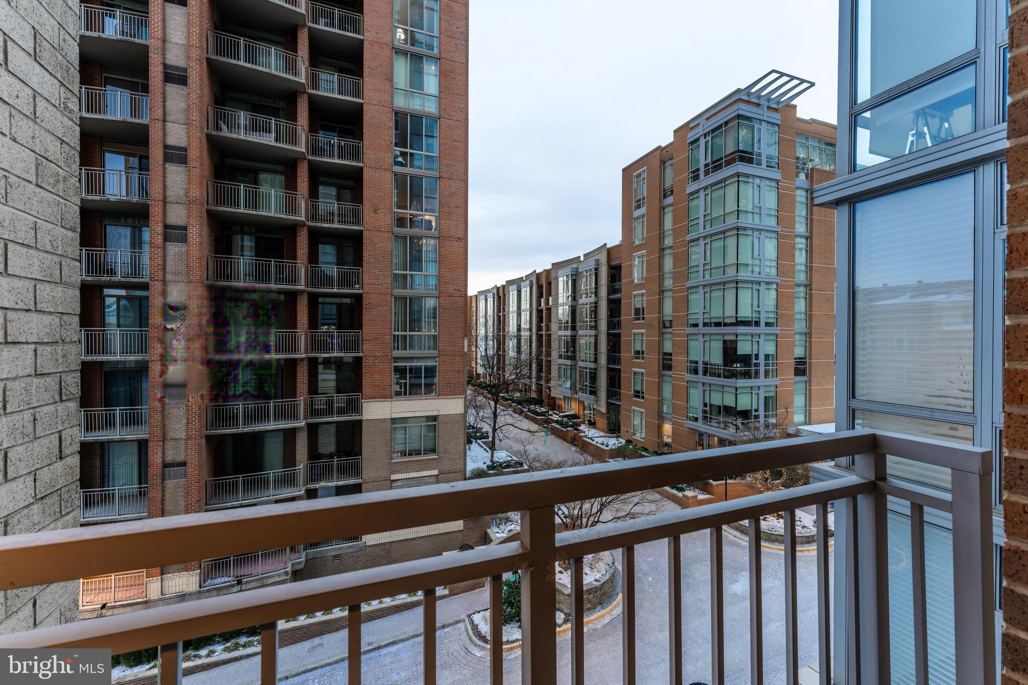 MIDTOWN AT RESTON TOWN CENTER - Residential