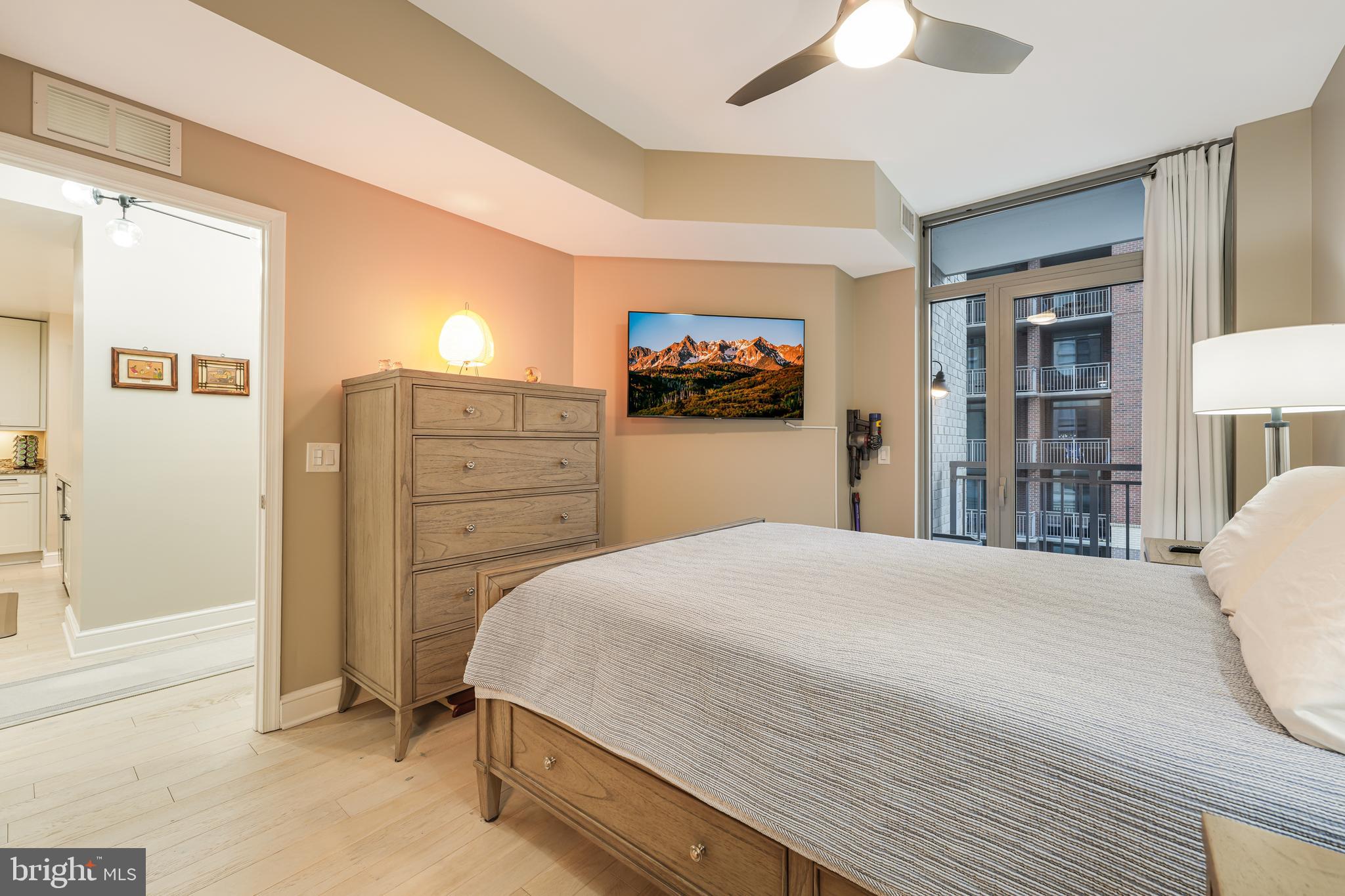 MIDTOWN AT RESTON TOWN CENTER - Residential