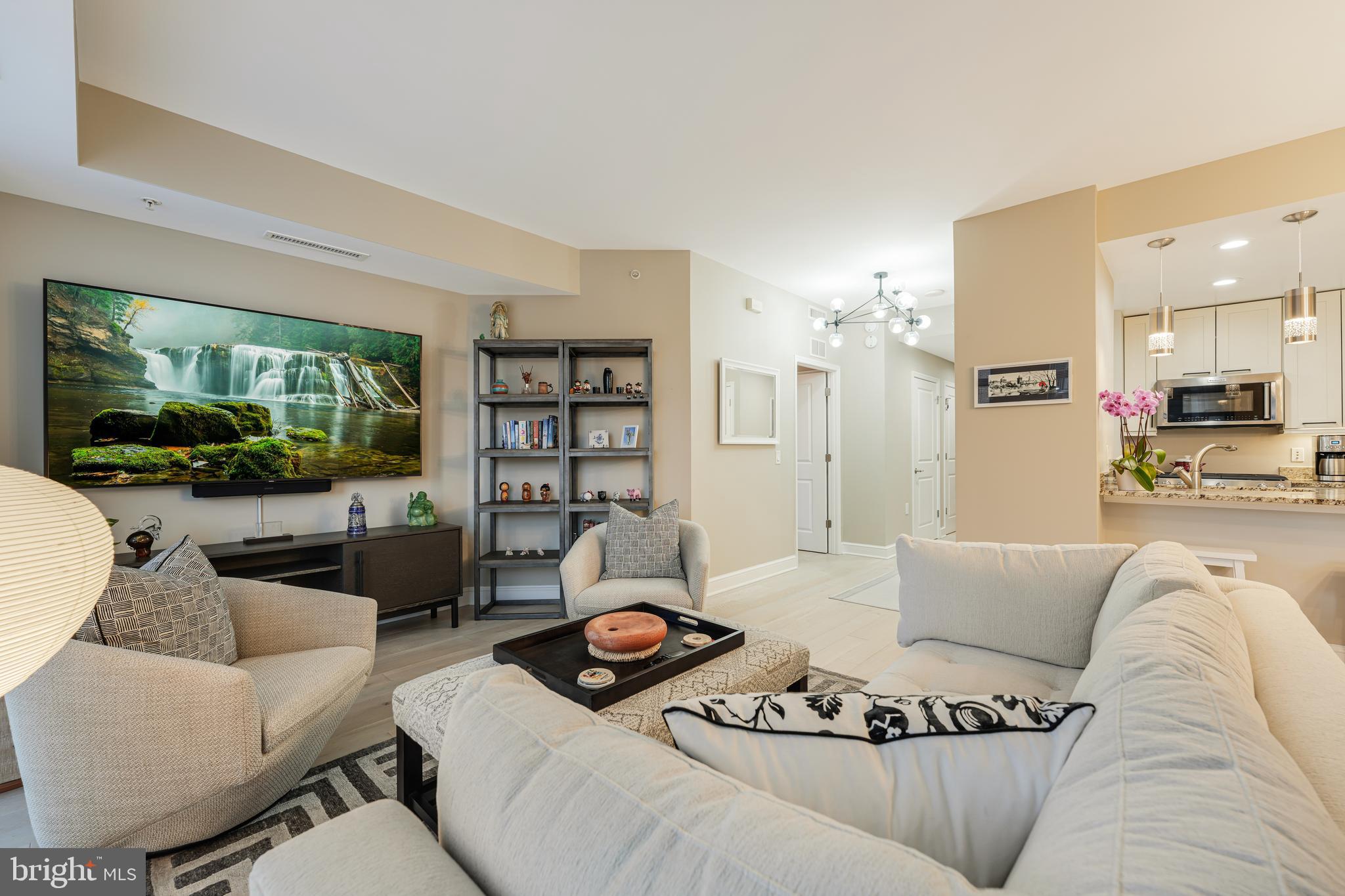 MIDTOWN AT RESTON TOWN CENTER - Residential