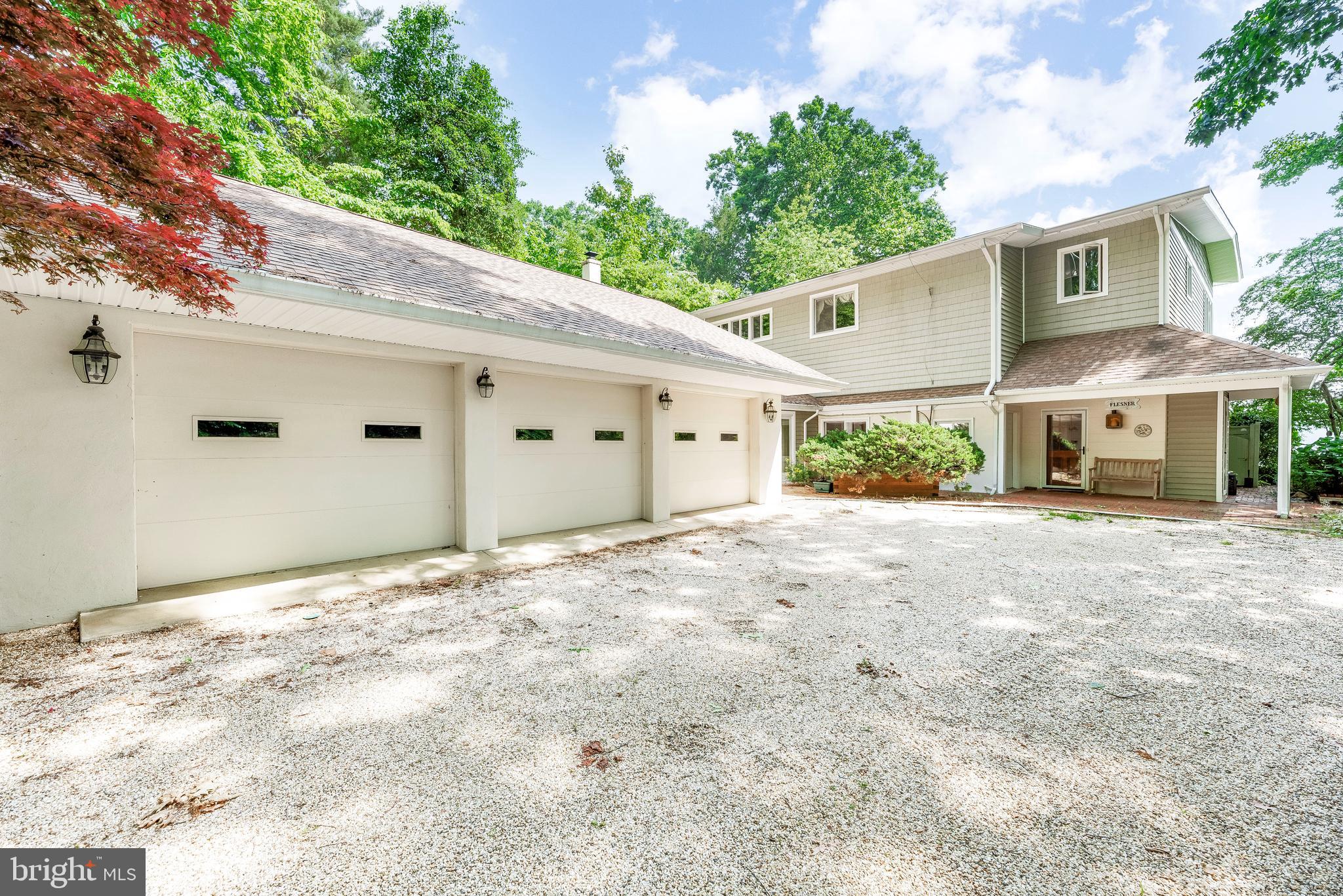 2037 INDIAN CIRCLE