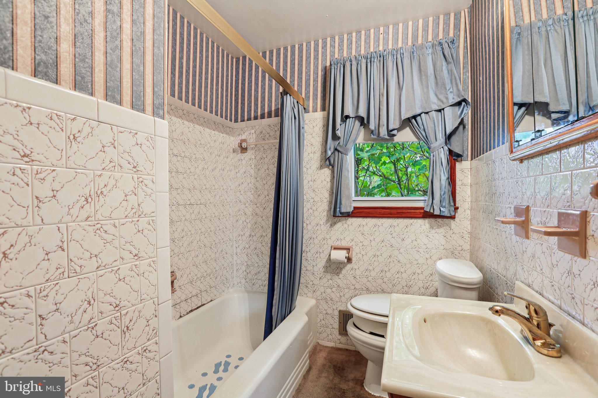 ARUNDEL GARDENS - Residential