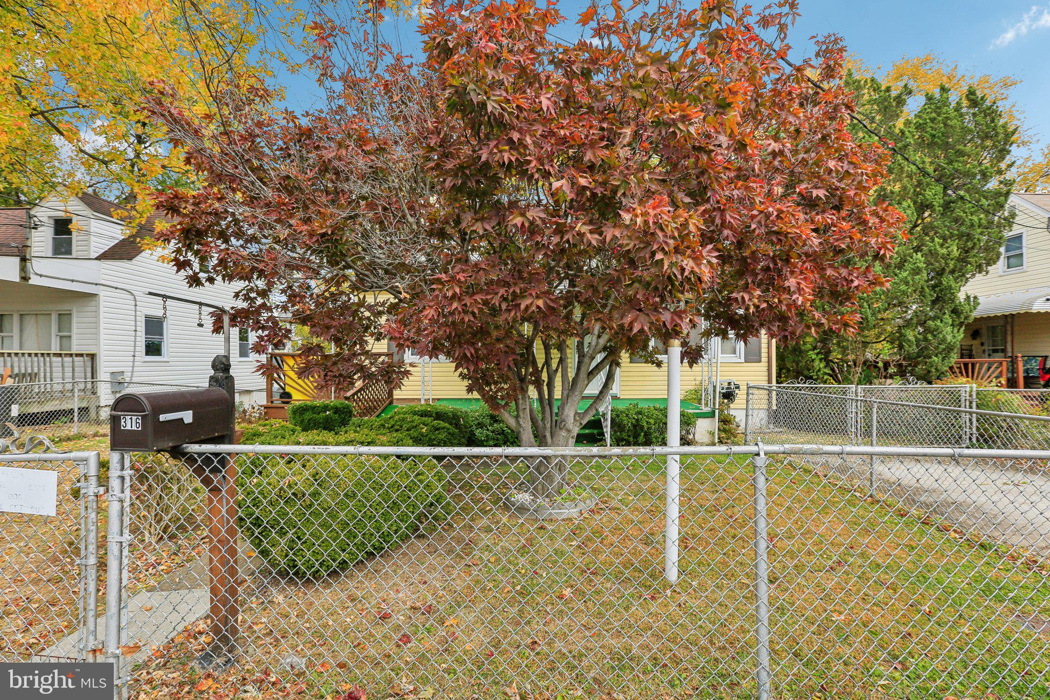 ARUNDEL GARDENS - Residential