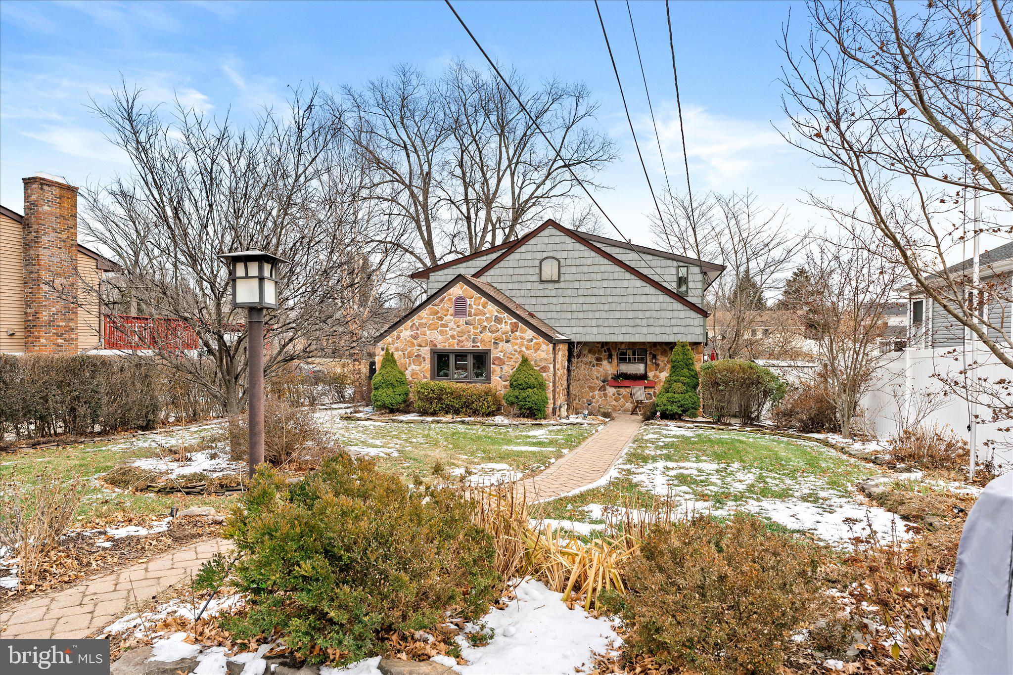 212 ELIZABETH AVENUE