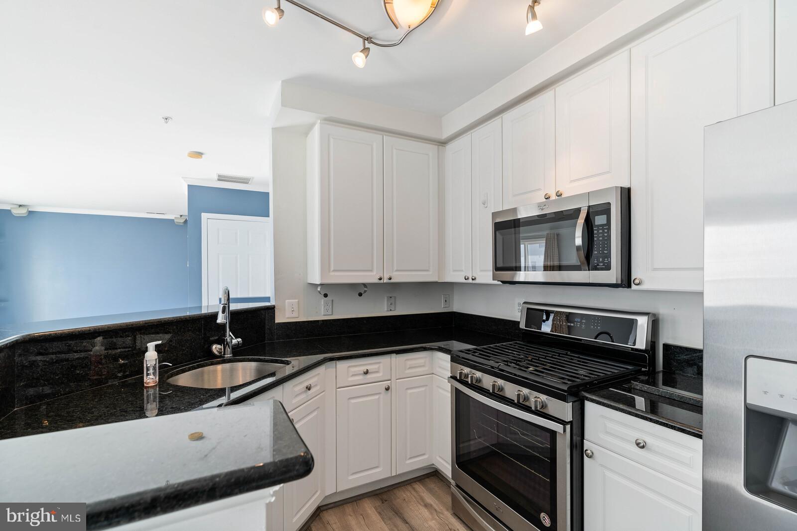 MANORS AT MCNAIR FARMS - Residential