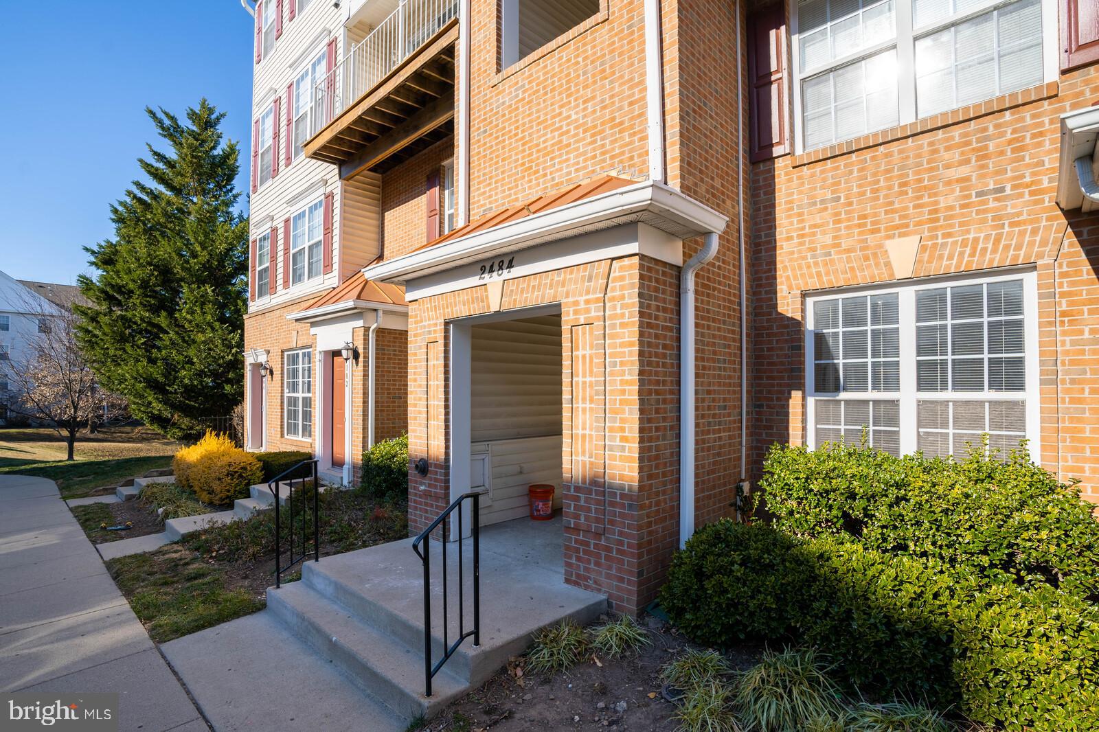 MANORS AT MCNAIR FARMS - Residential