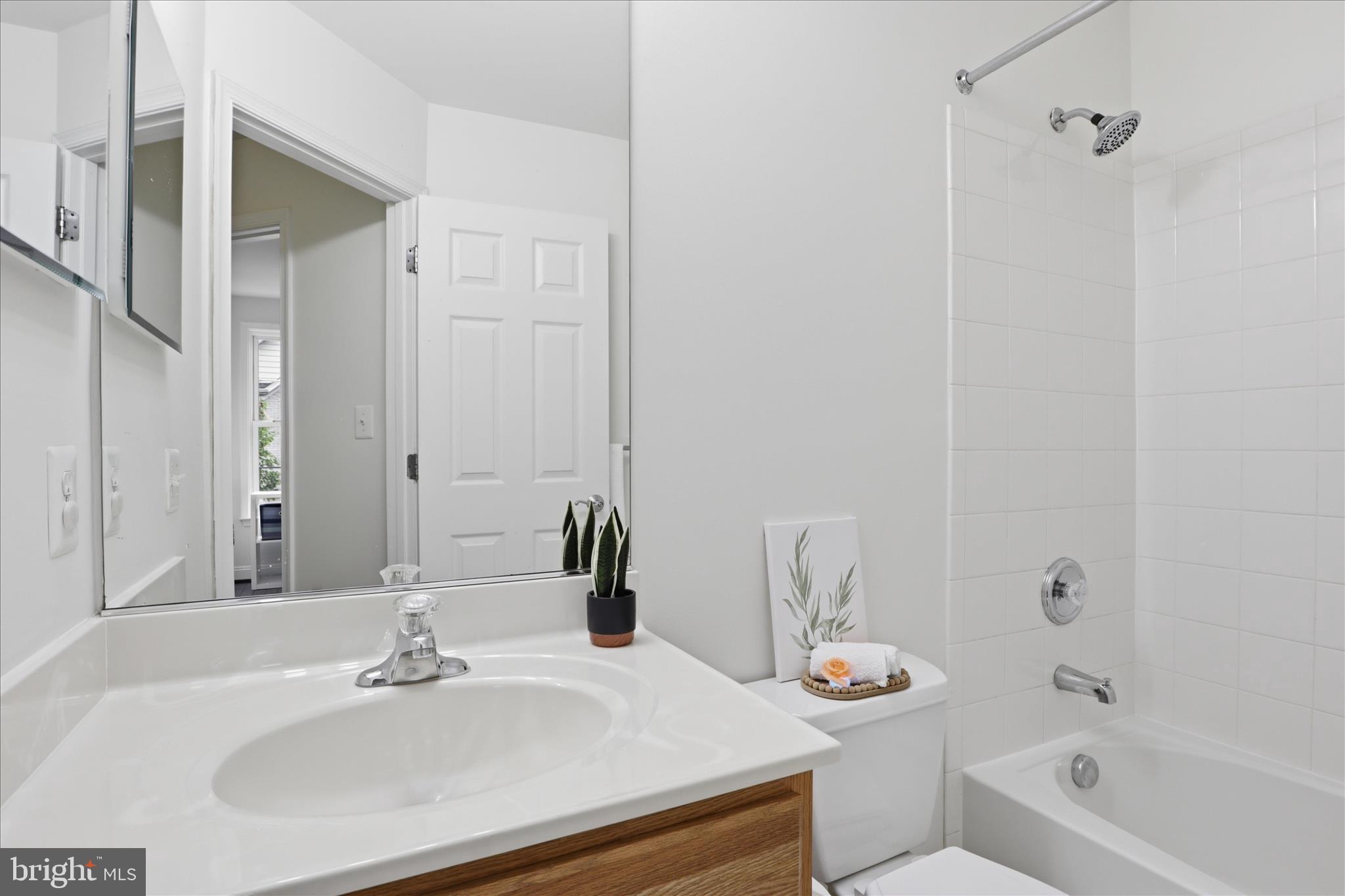 CAMDEN CROSSING - Residential