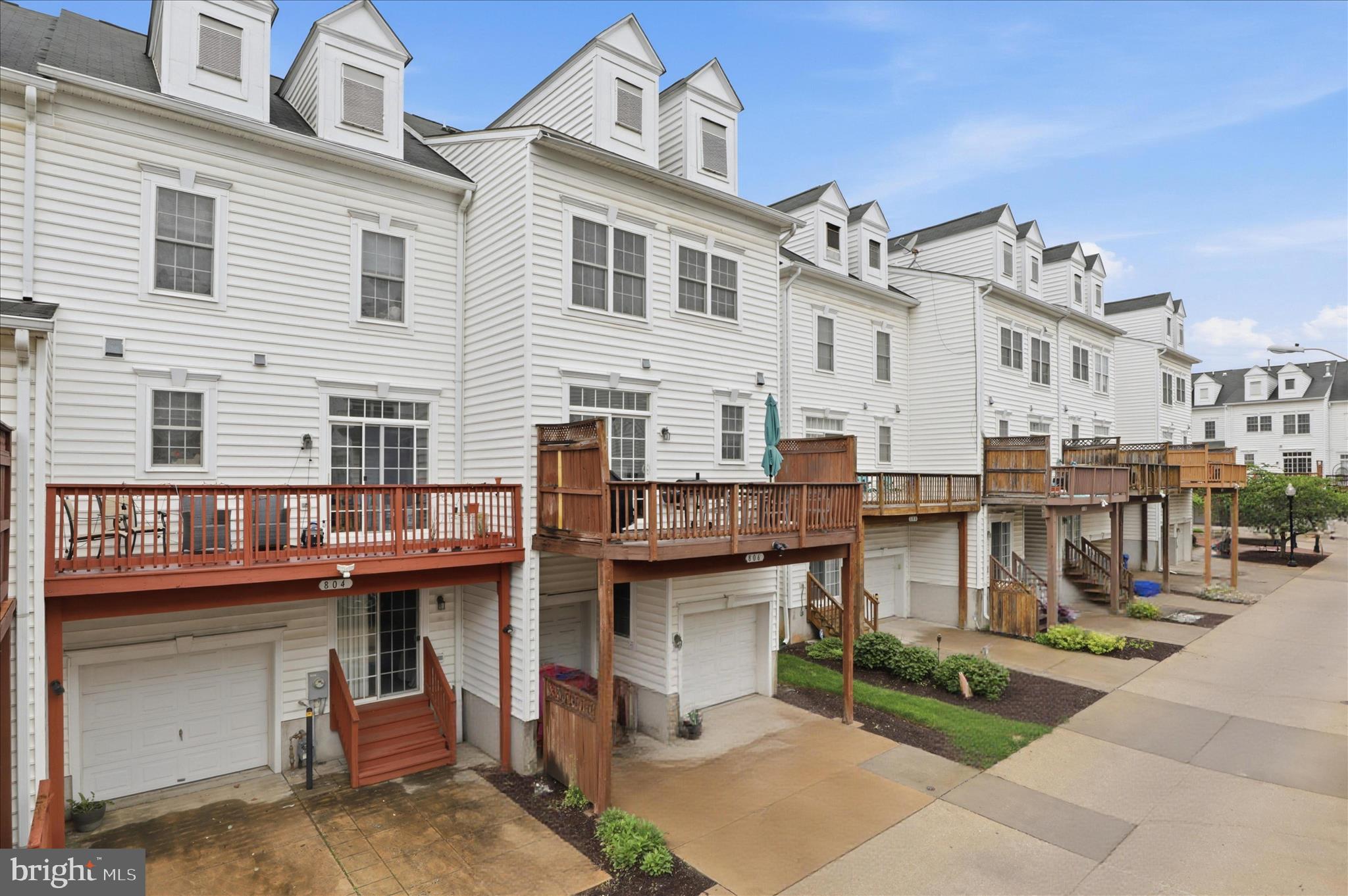 CAMDEN CROSSING - Residential