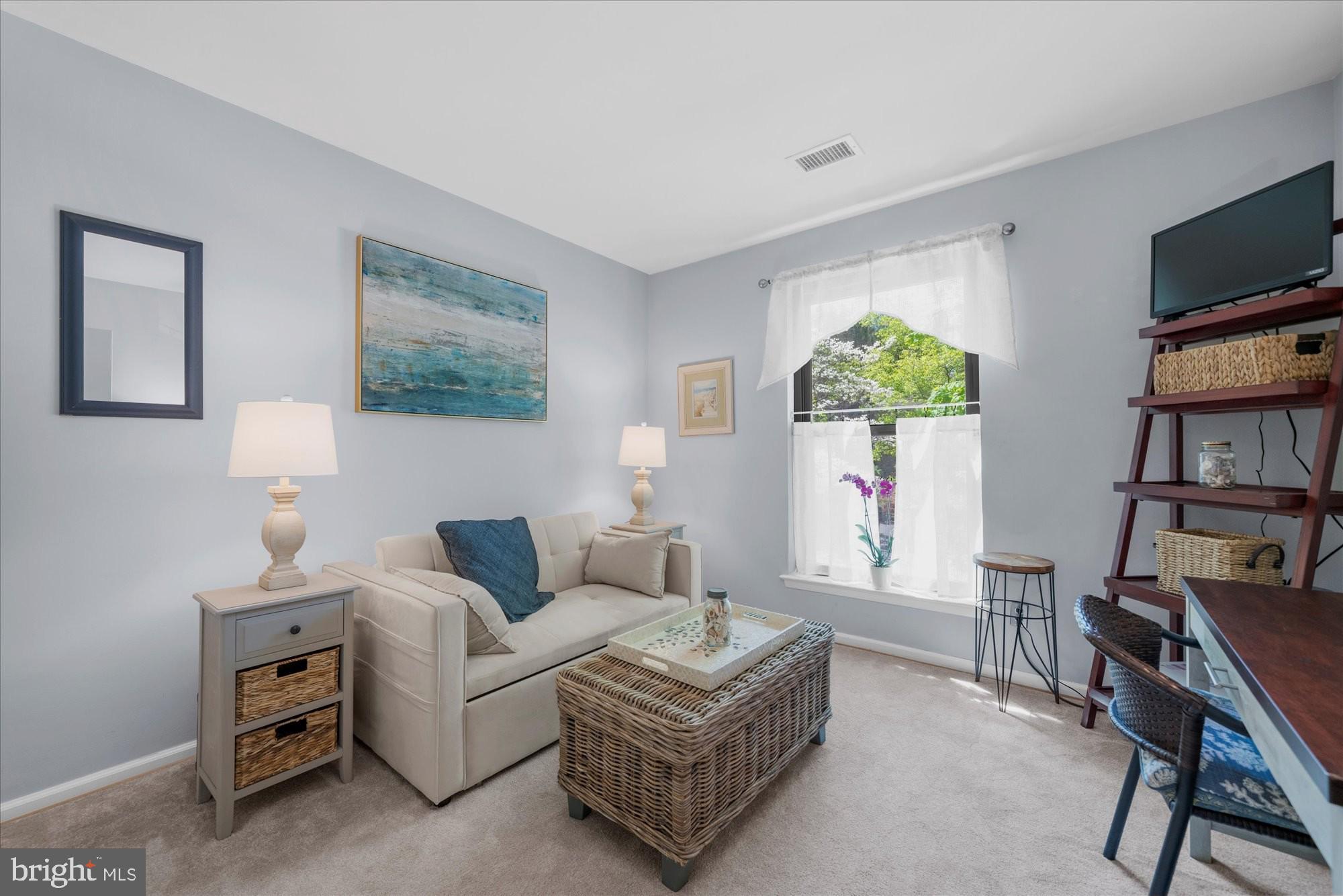 FLYING HILLS - Residential