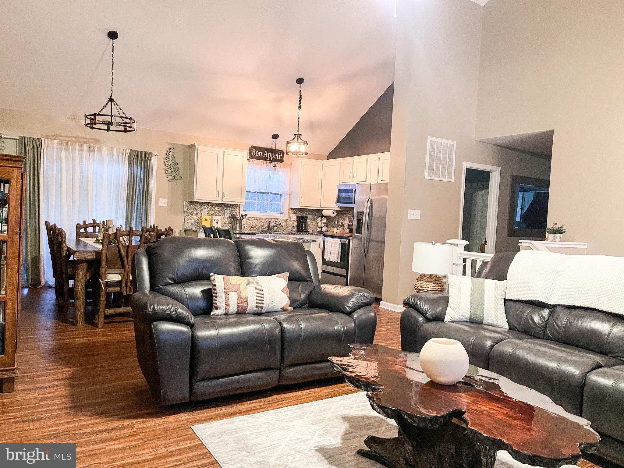 FORT HILL FARMS - Residential