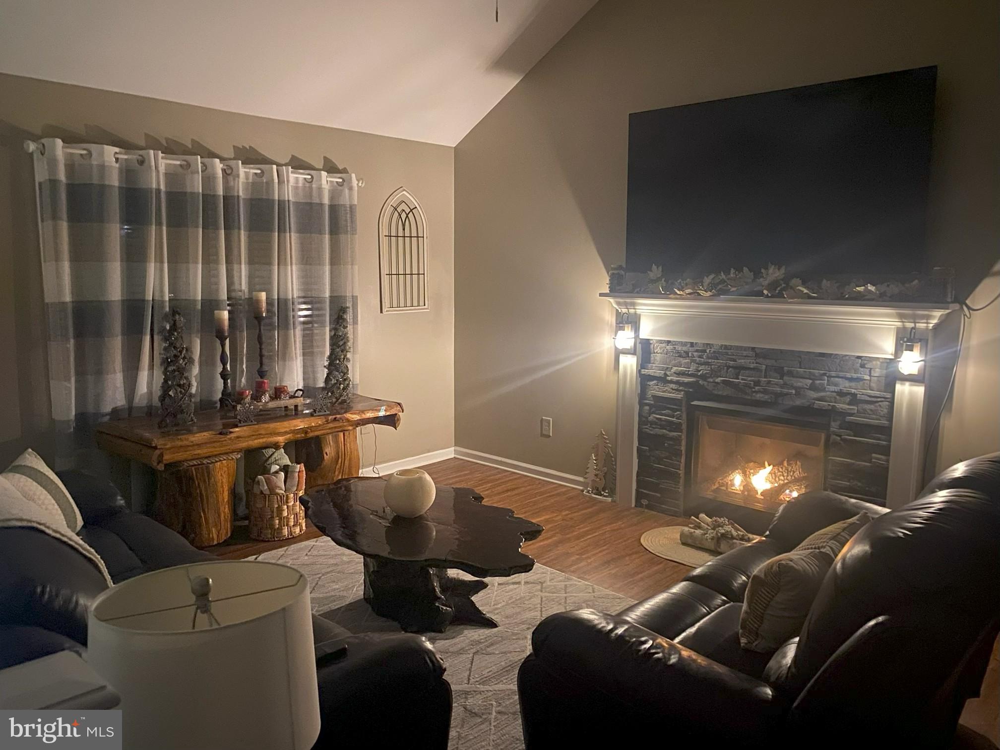 FORT HILL FARMS - Residential