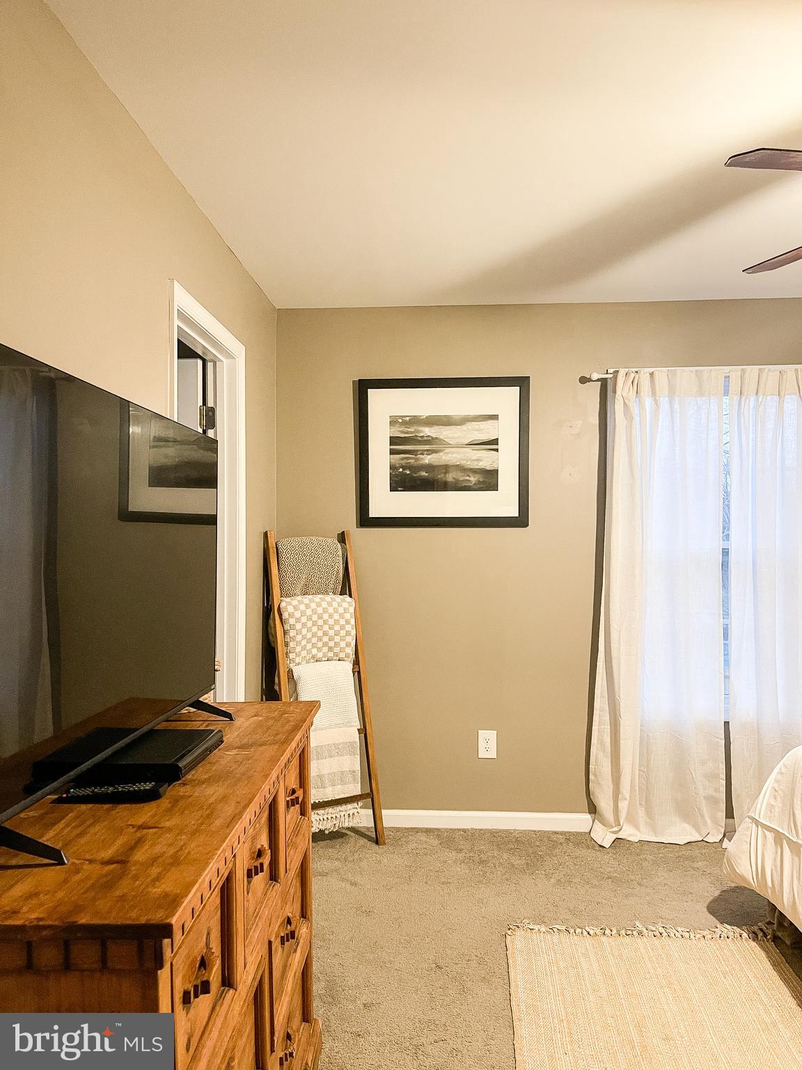 FORT HILL FARMS - Residential