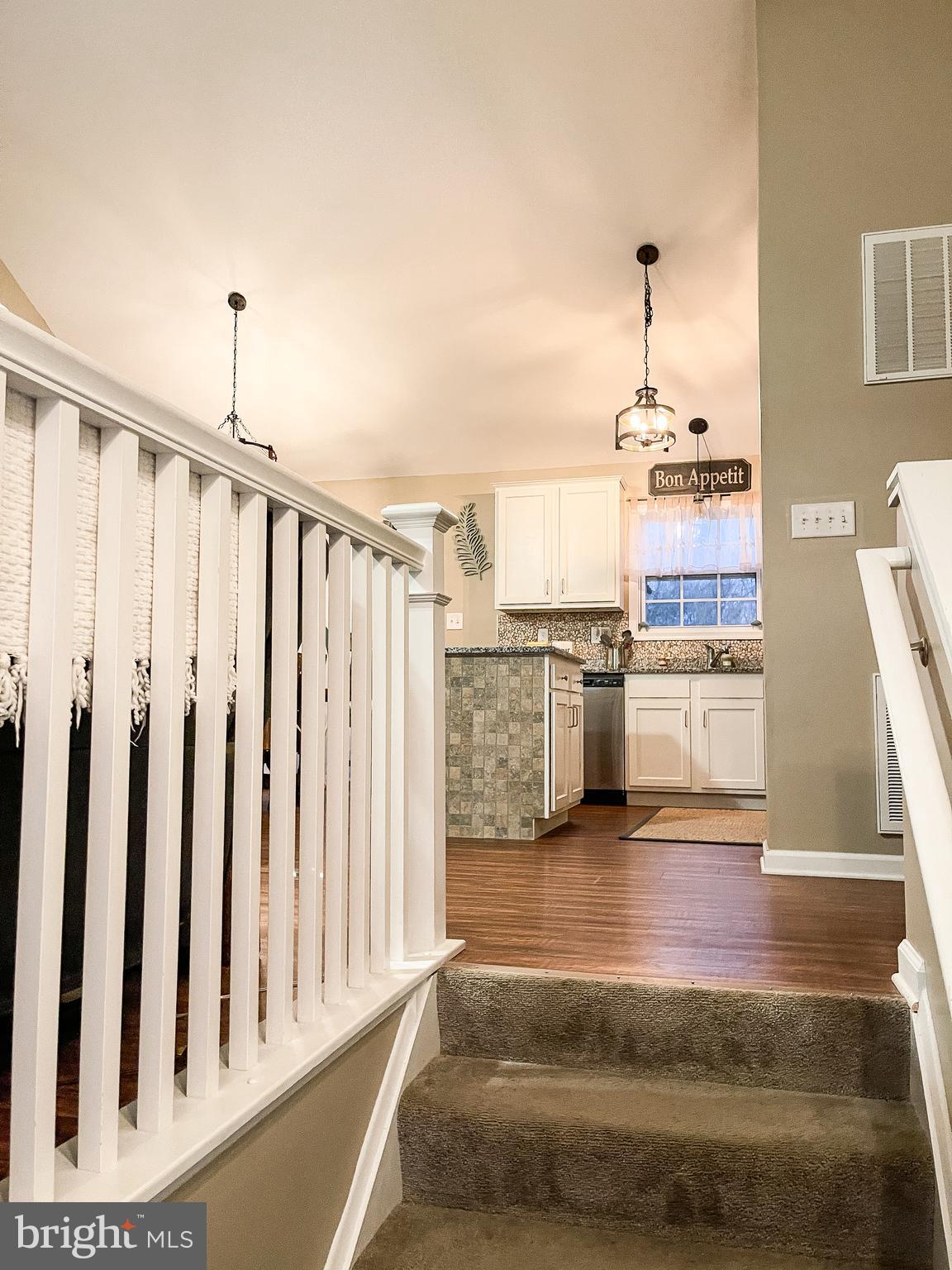 FORT HILL FARMS - Residential