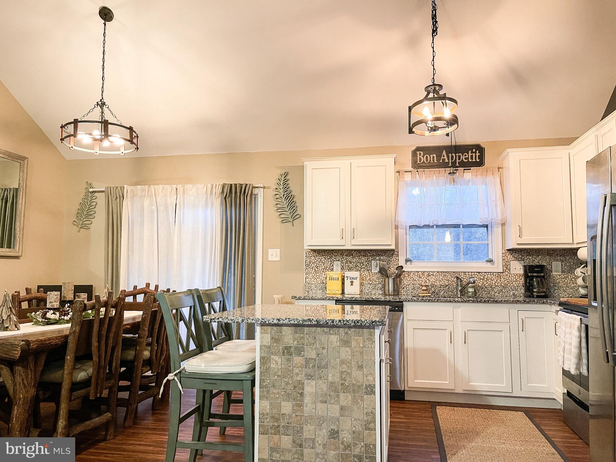 FORT HILL FARMS - Residential