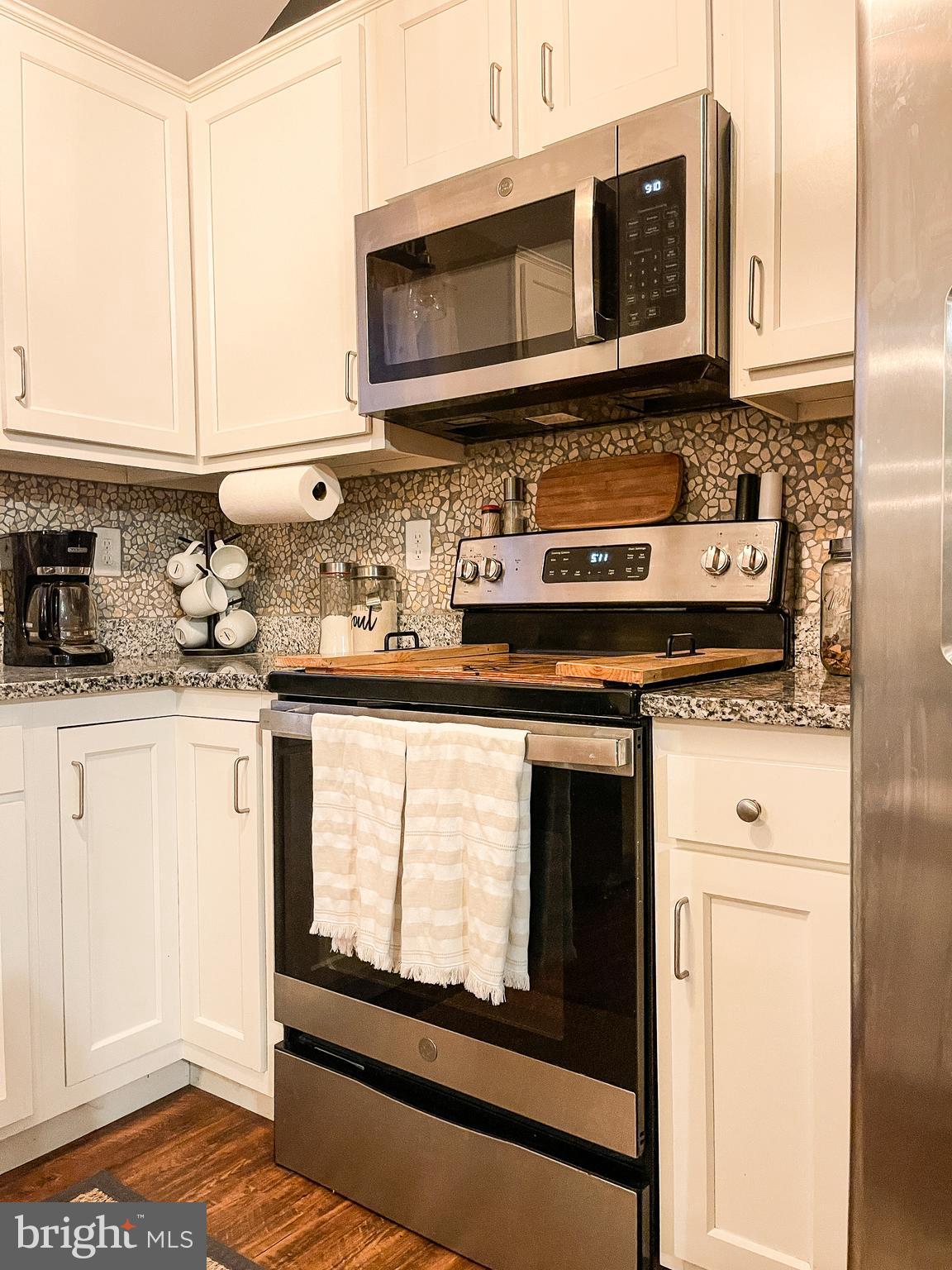 FORT HILL FARMS - Residential