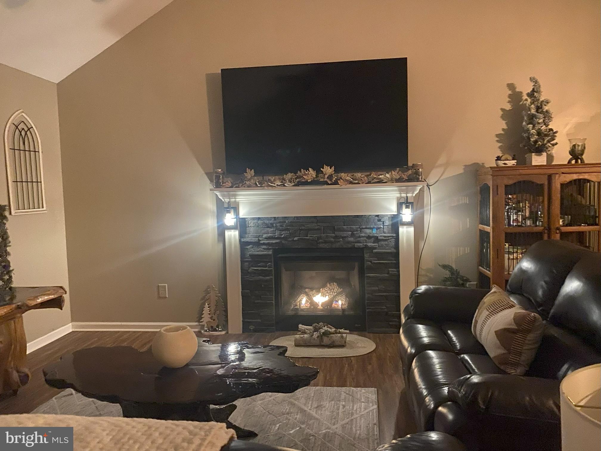 FORT HILL FARMS - Residential