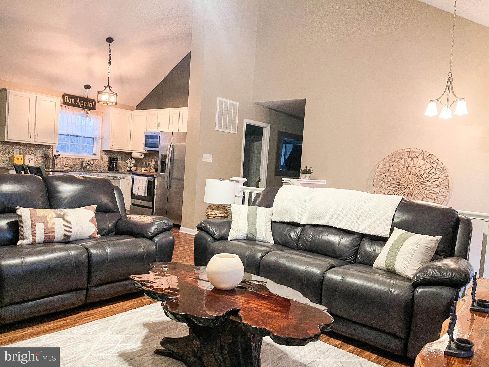 FORT HILL FARMS - Residential