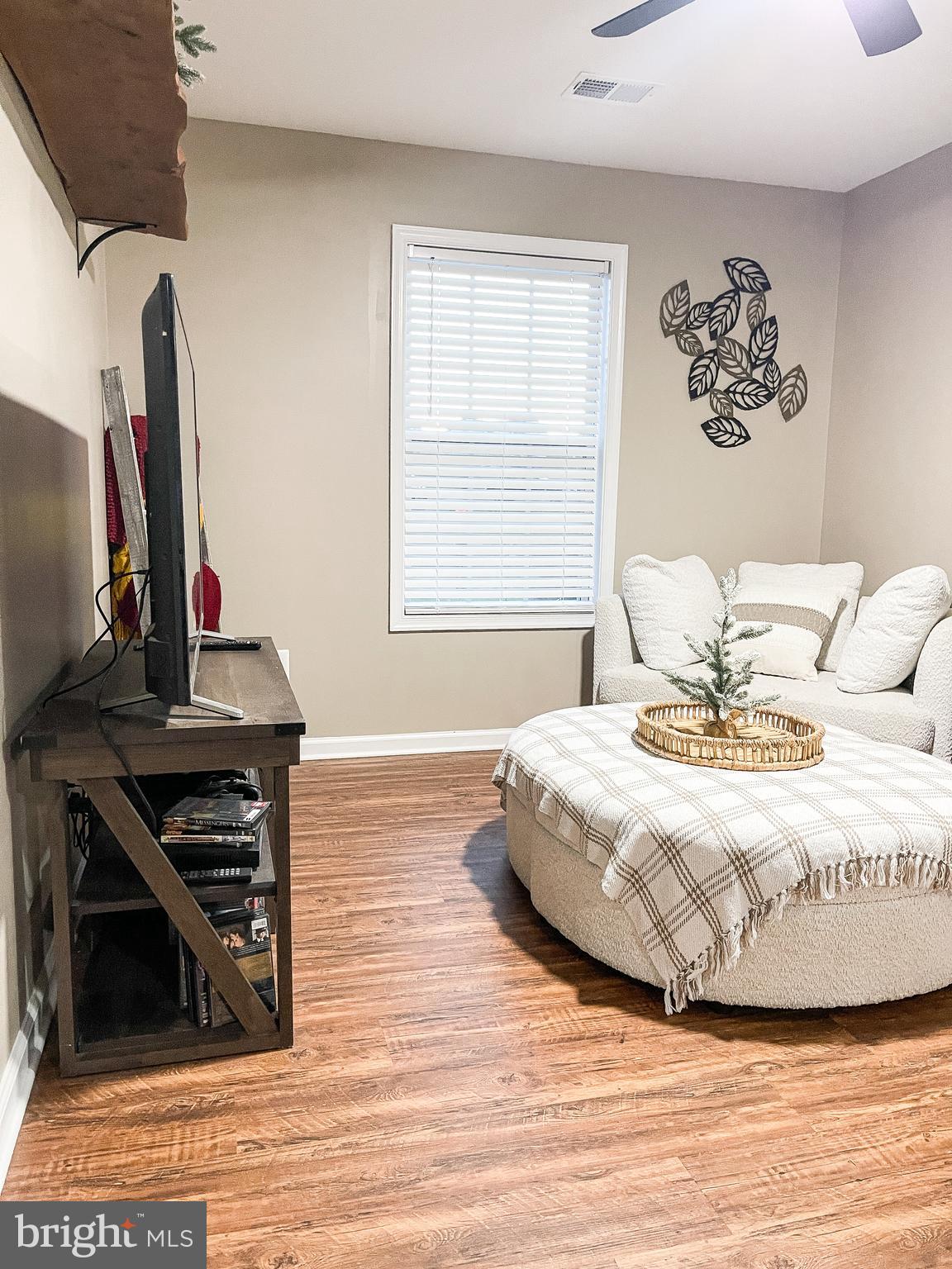 FORT HILL FARMS - Residential