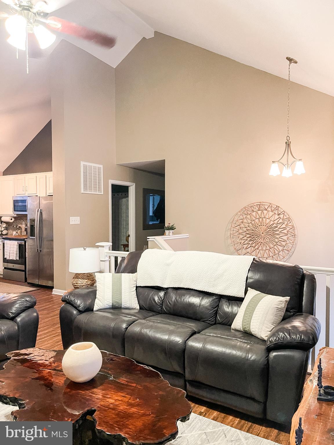 FORT HILL FARMS - Residential