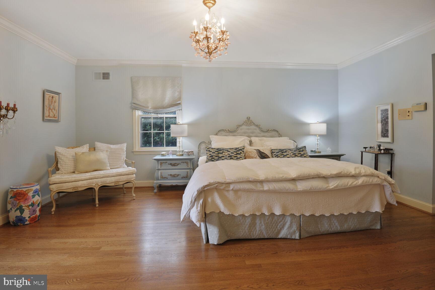 BRADLEY MANOR - Residential