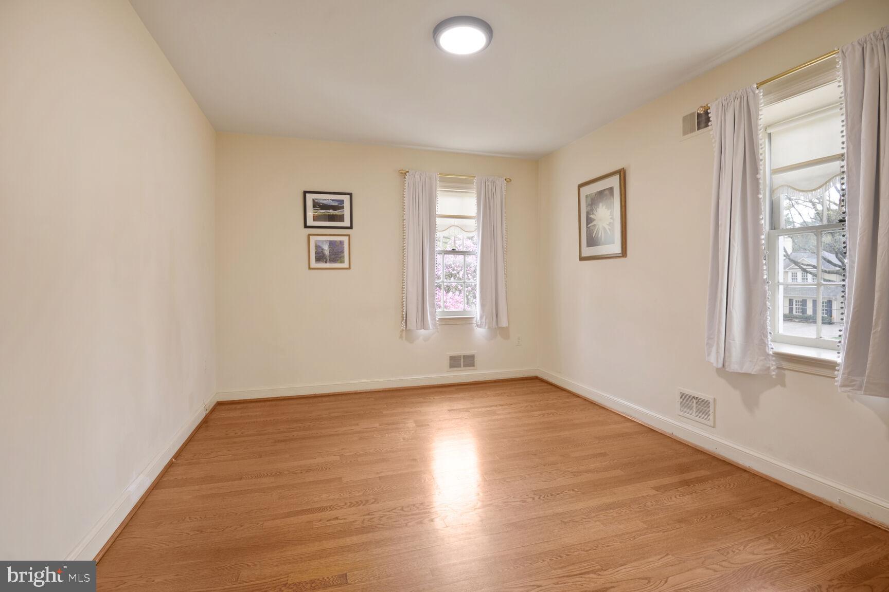 BRADLEY MANOR - Residential