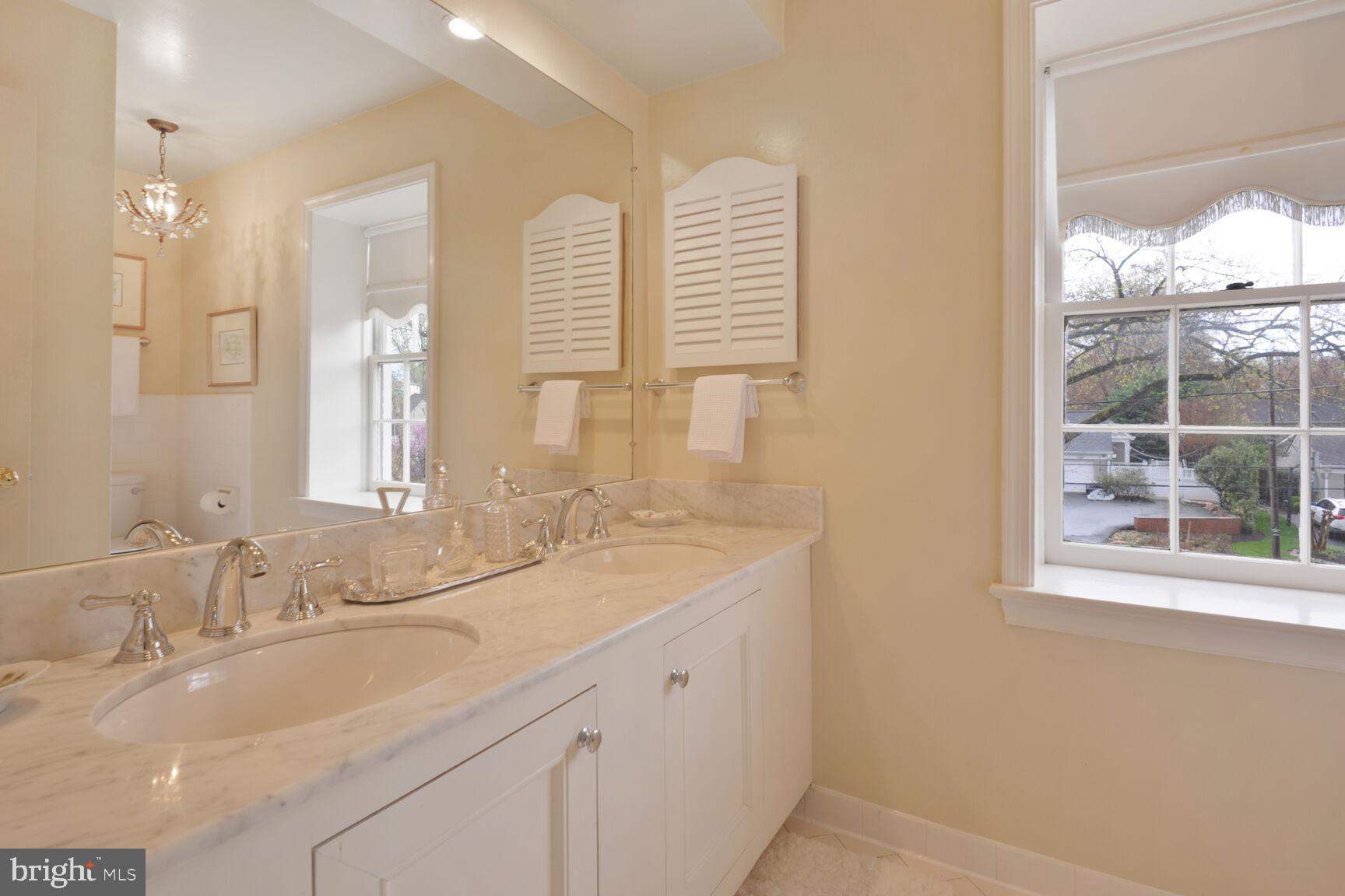 BRADLEY MANOR - Residential