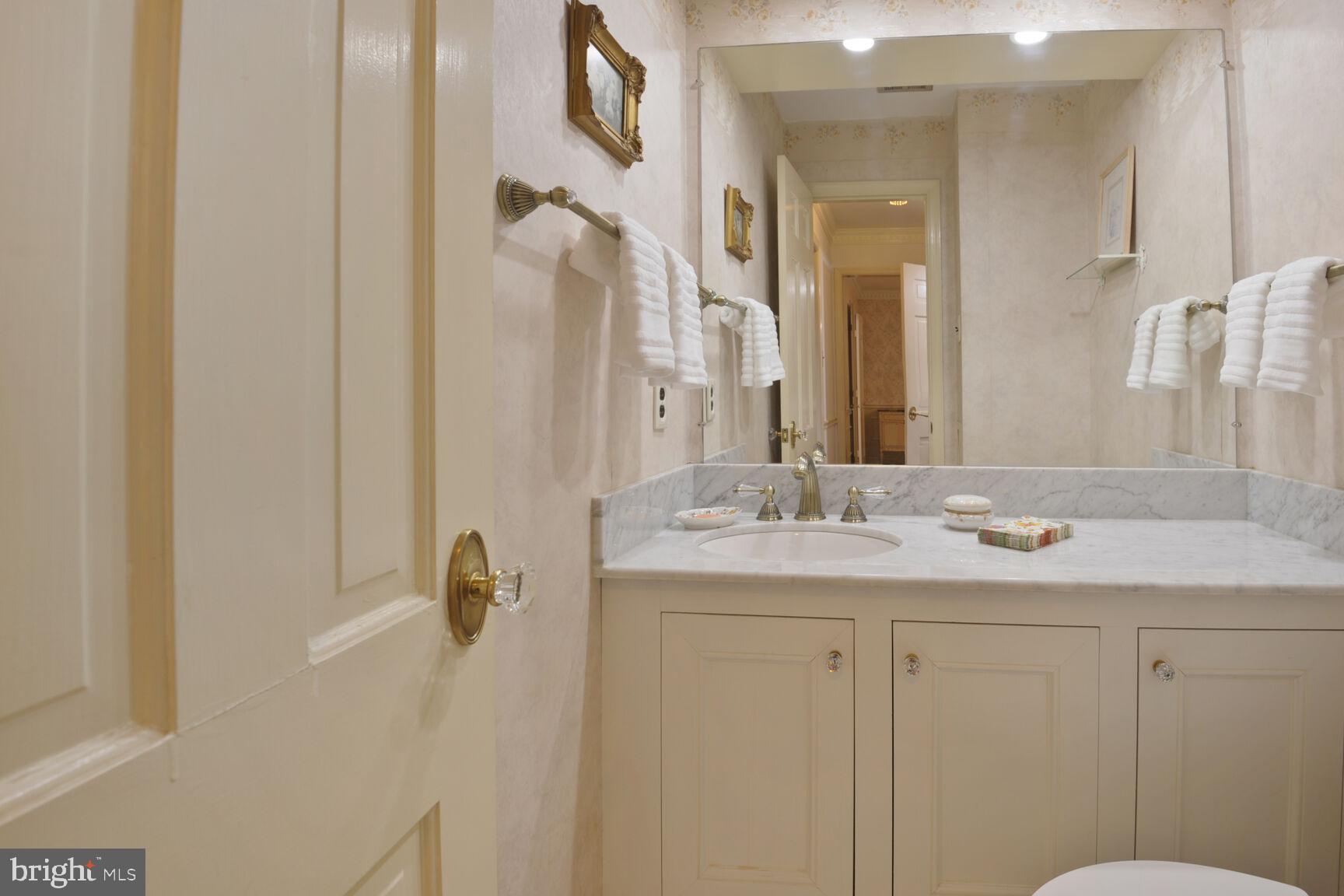 BRADLEY MANOR - Residential