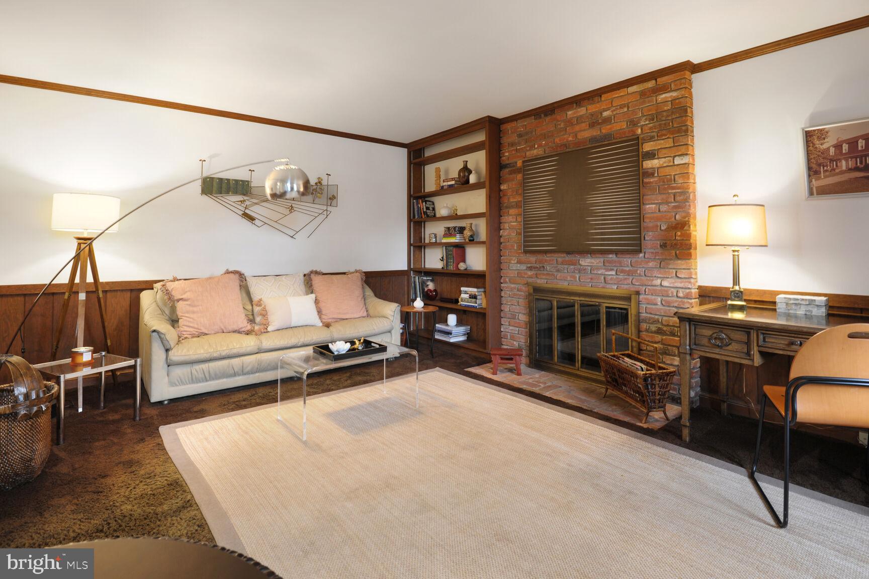 BRADLEY MANOR - Residential