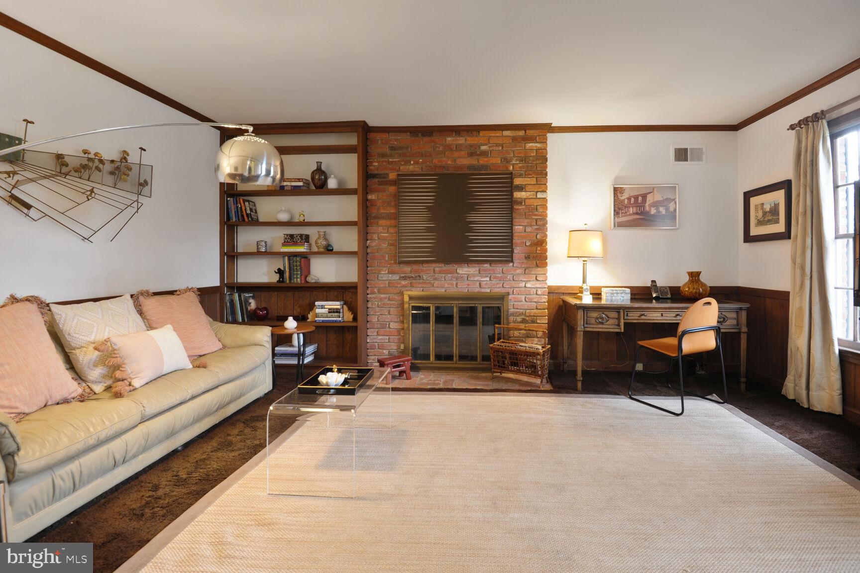 BRADLEY MANOR - Residential