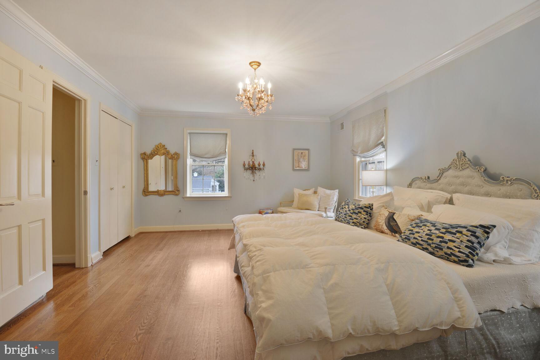 BRADLEY MANOR - Residential