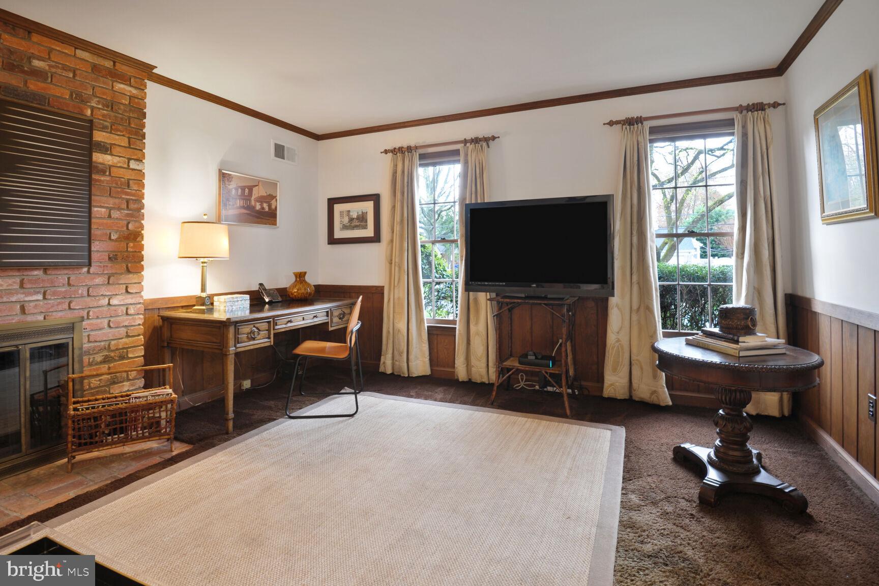 BRADLEY MANOR - Residential