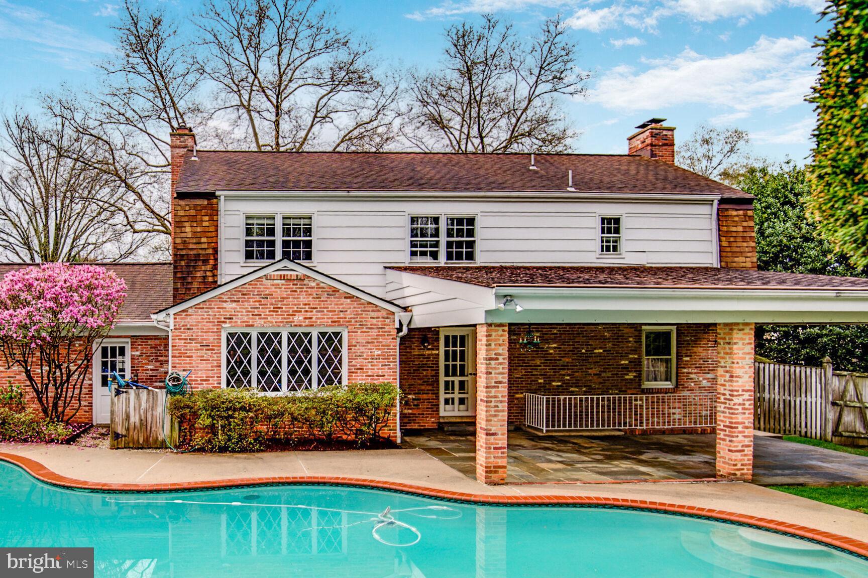 BRADLEY MANOR - Residential