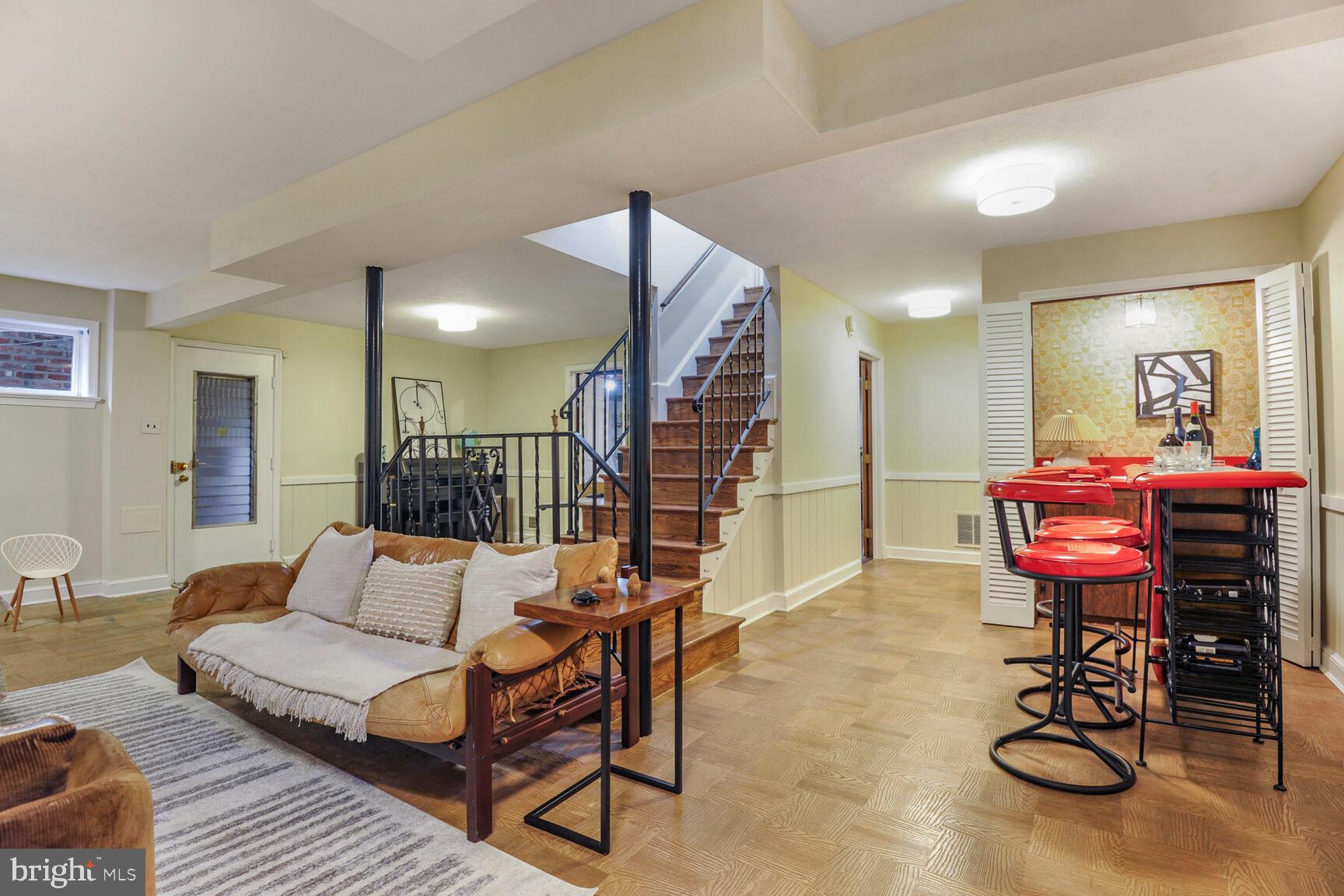 BRADLEY MANOR - Residential