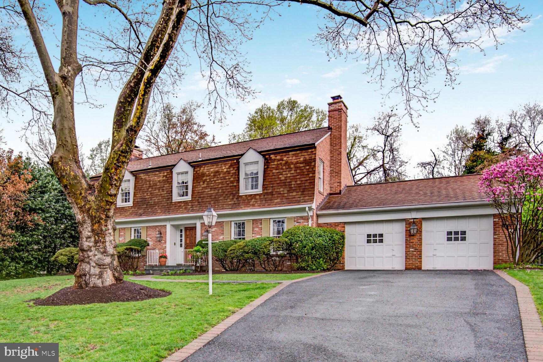 BRADLEY MANOR - Residential