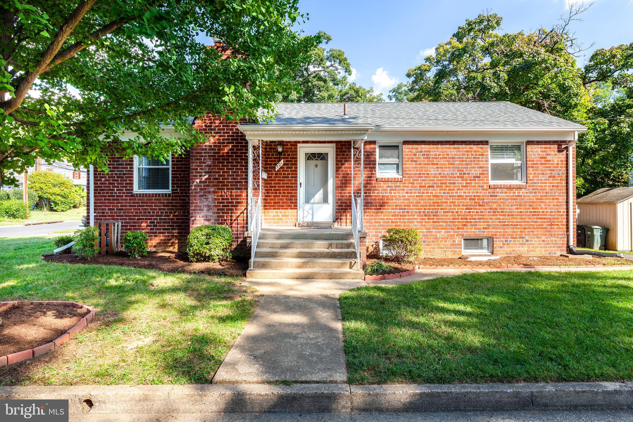 GLENCARLYN - Residential Lease