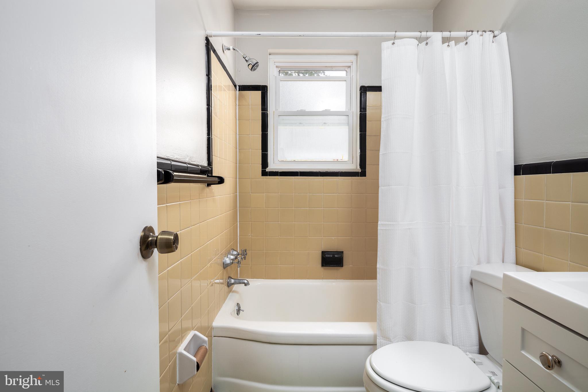 GLENCARLYN - Residential Lease