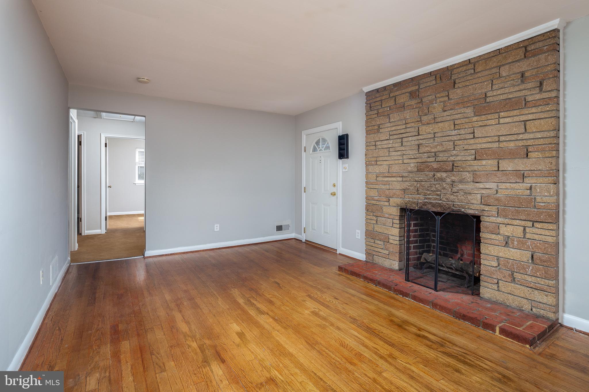 GLENCARLYN - Residential Lease