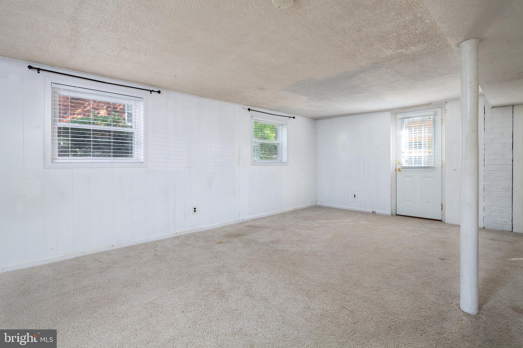 GLENCARLYN - Residential Lease