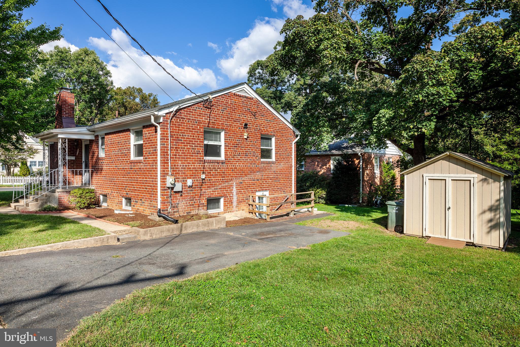 GLENCARLYN - Residential Lease