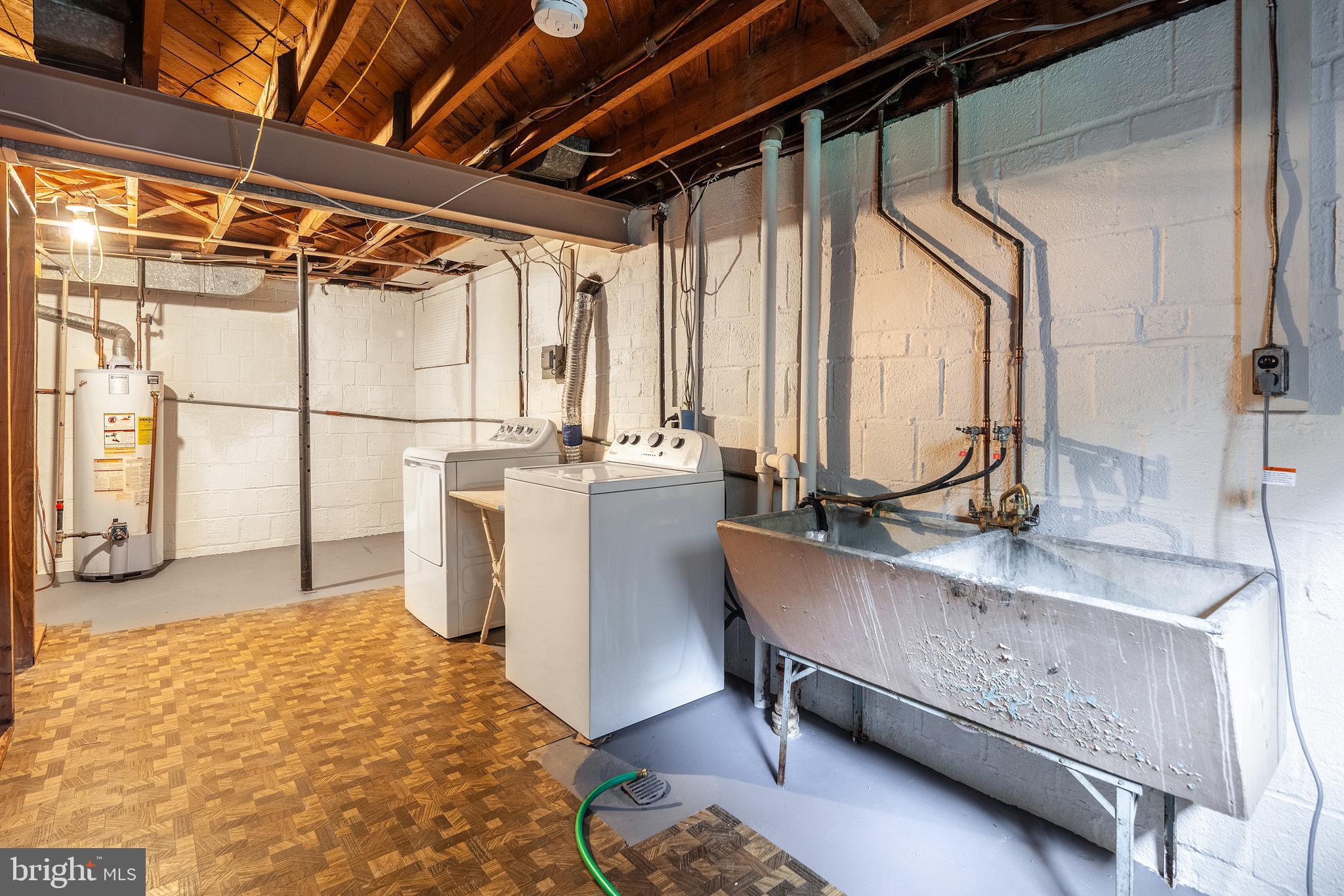 GLENCARLYN - Residential Lease