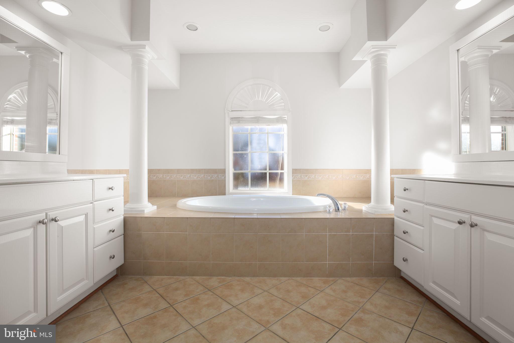 BROAD CREEK ESTATES - Residential