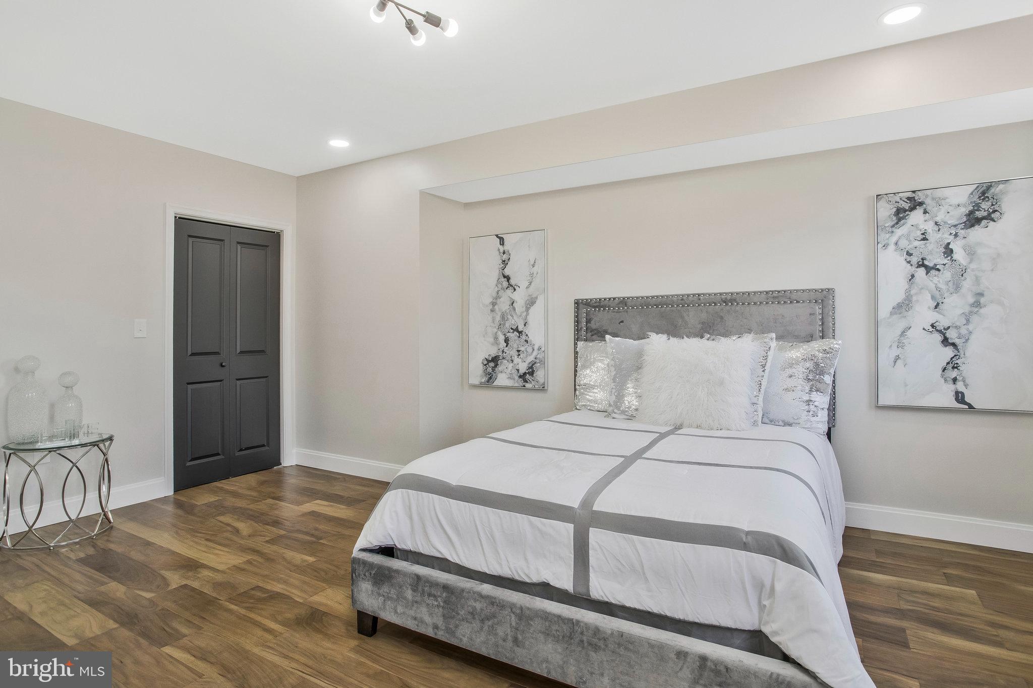 FRANKLIN SQUARE HISTORIC DISTRICT - Residential