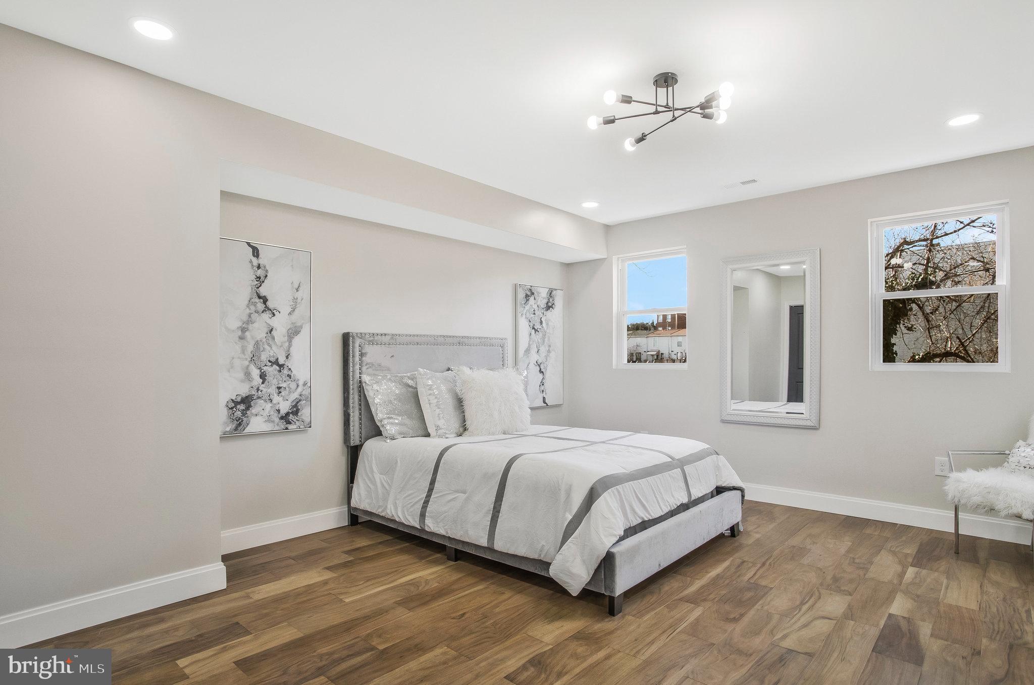 FRANKLIN SQUARE HISTORIC DISTRICT - Residential