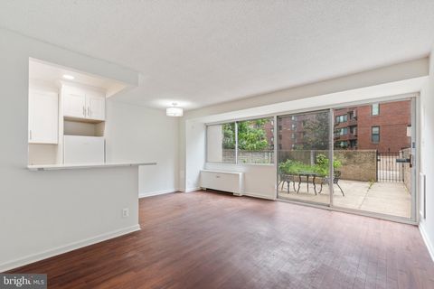 Photo of 5500 Friendship Boulevard #821N, CHEVY CHASE, MD 20815 (MLS # MDMC2194570)