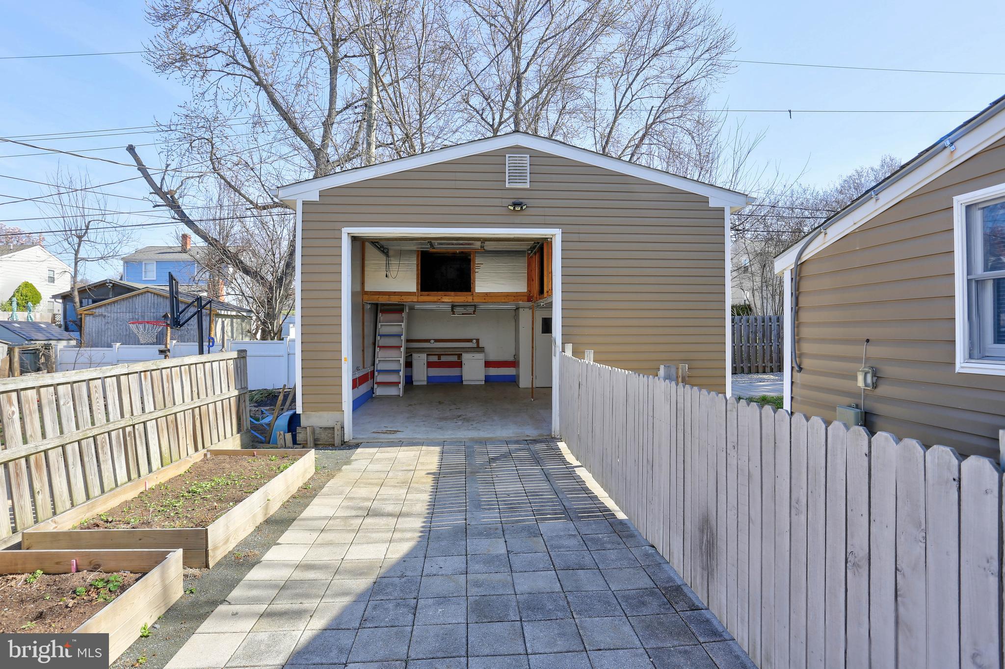 ARBUTUS - Residential