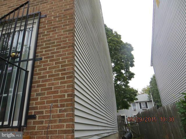 JOHNSTON SQUARE - Residential