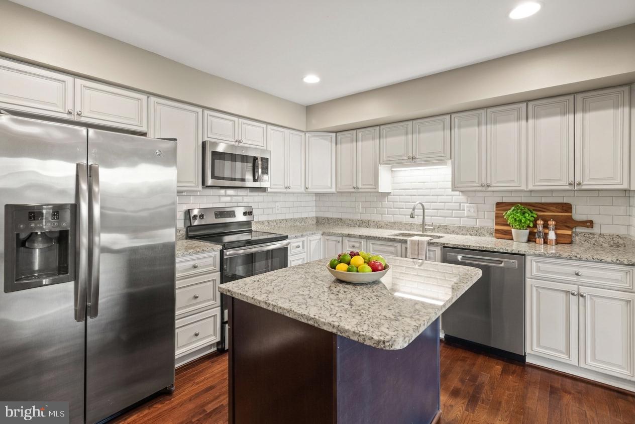 14903 HABERSHAM CIRCLE