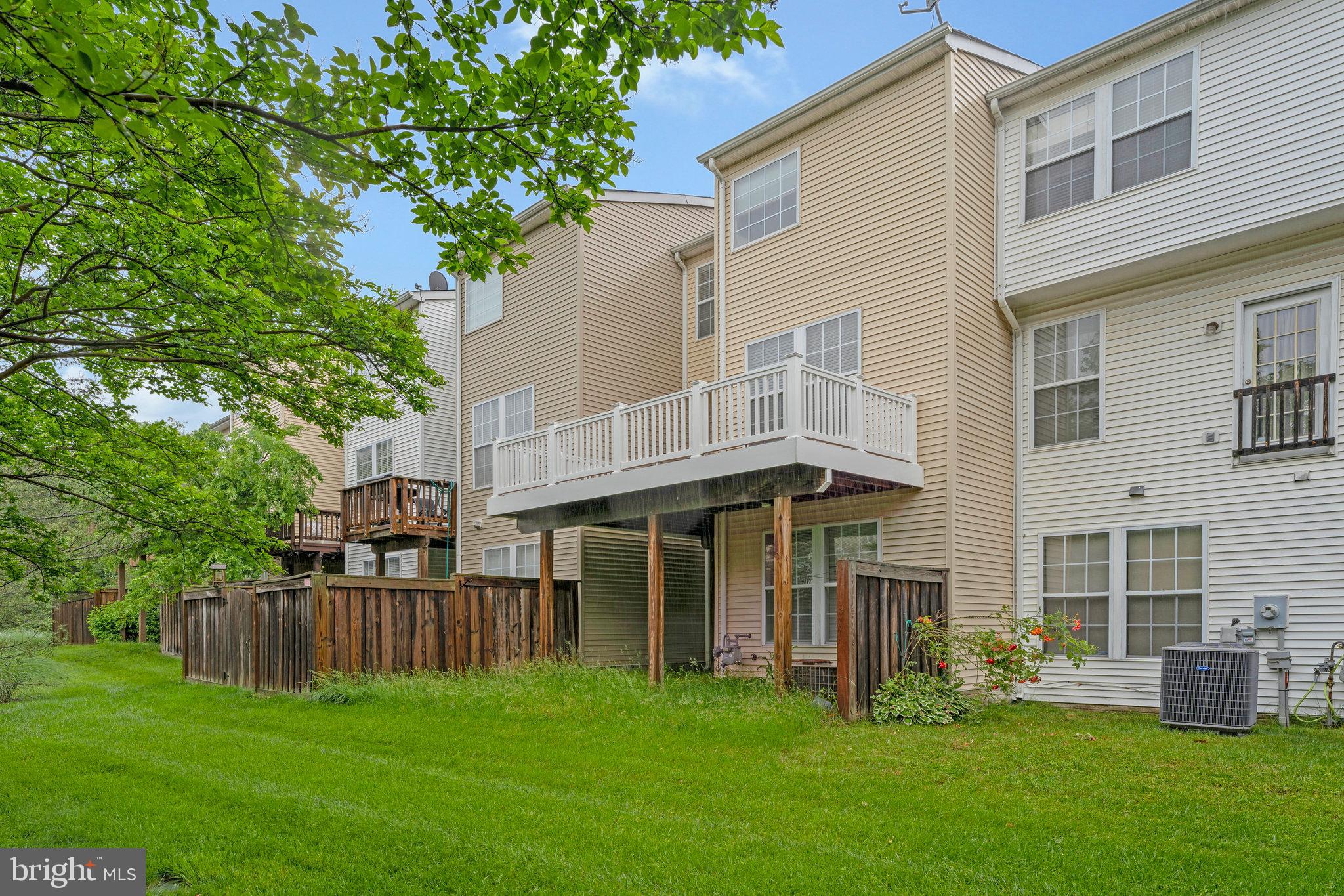 SIGNATURE AT BROADLANDS - Residential Lease