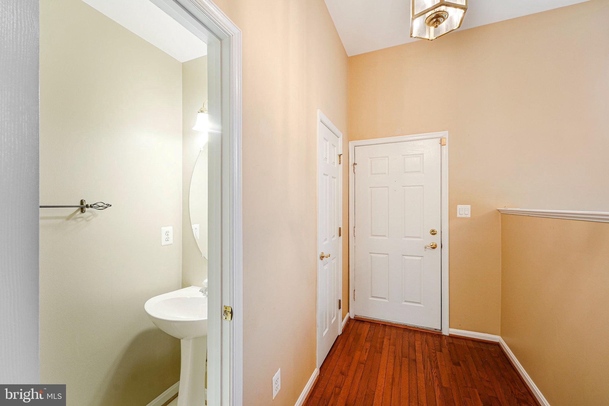 SIGNATURE AT BROADLANDS - Residential Lease