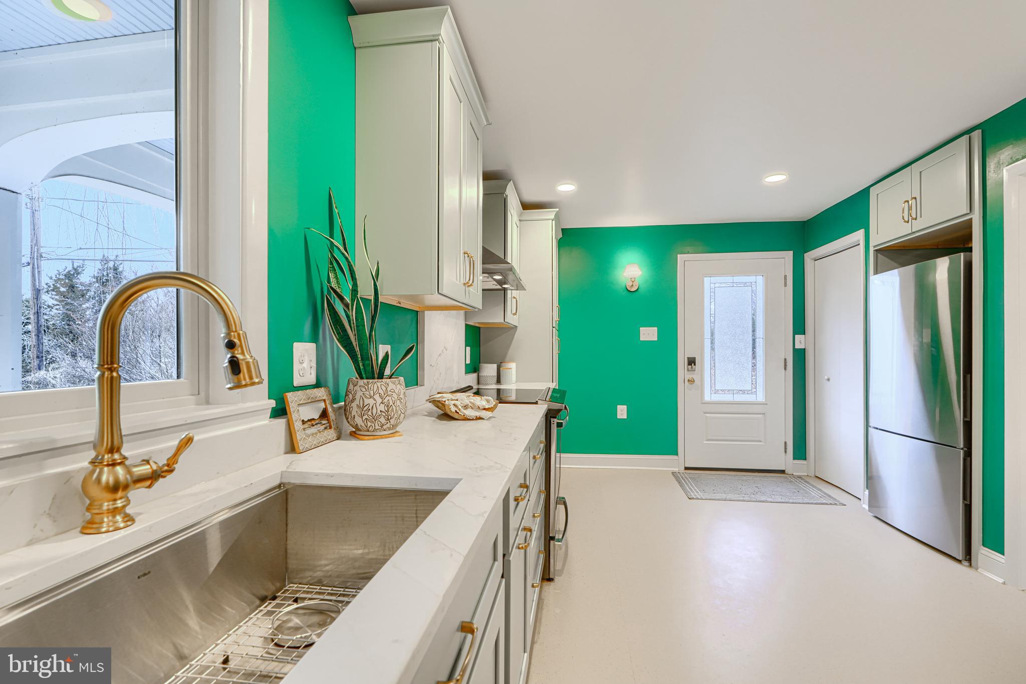 ROLAND PARK - Residential