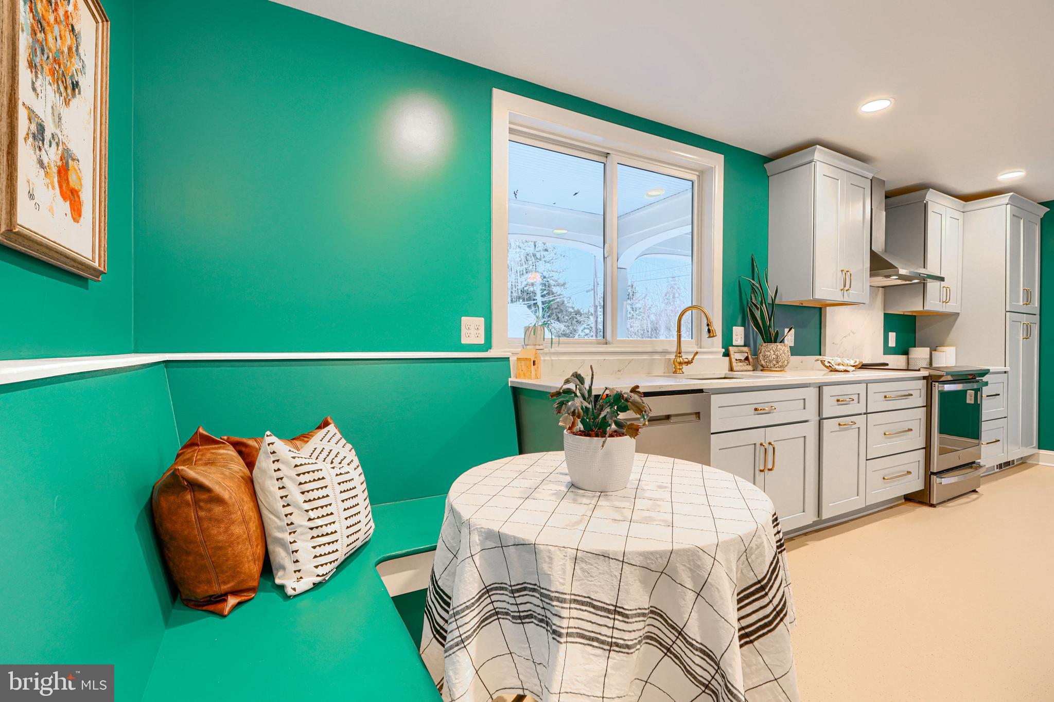 ROLAND PARK - Residential